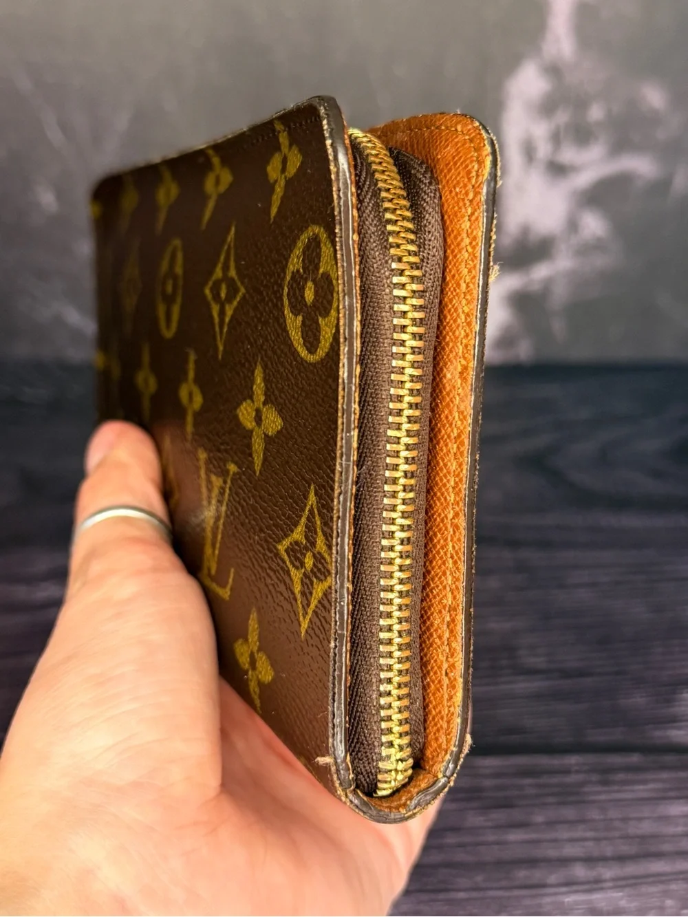 Louis Vuitton Monogram Zip Wallet | LV Zippy Wallet | Vintage| w/box and COA
